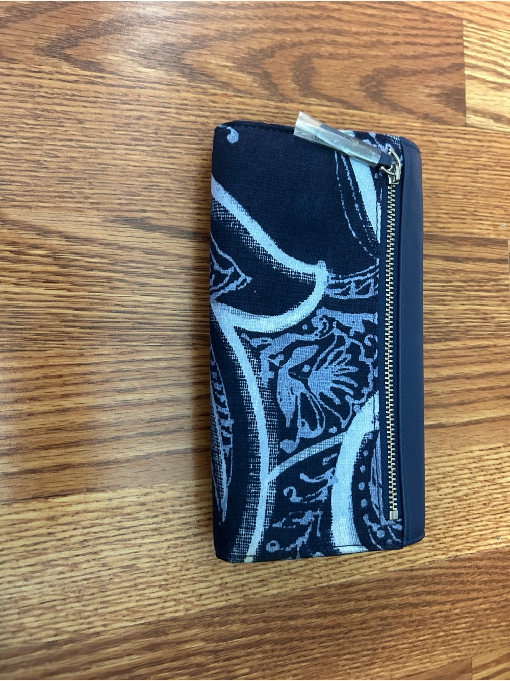 Vera Bradley Navy and Light Blue Paisley Zip Wristlet